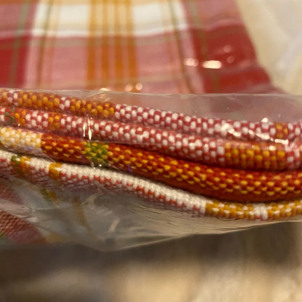 Pier 1 imports, NWT placemats, plaid fall colors, 100% cotton